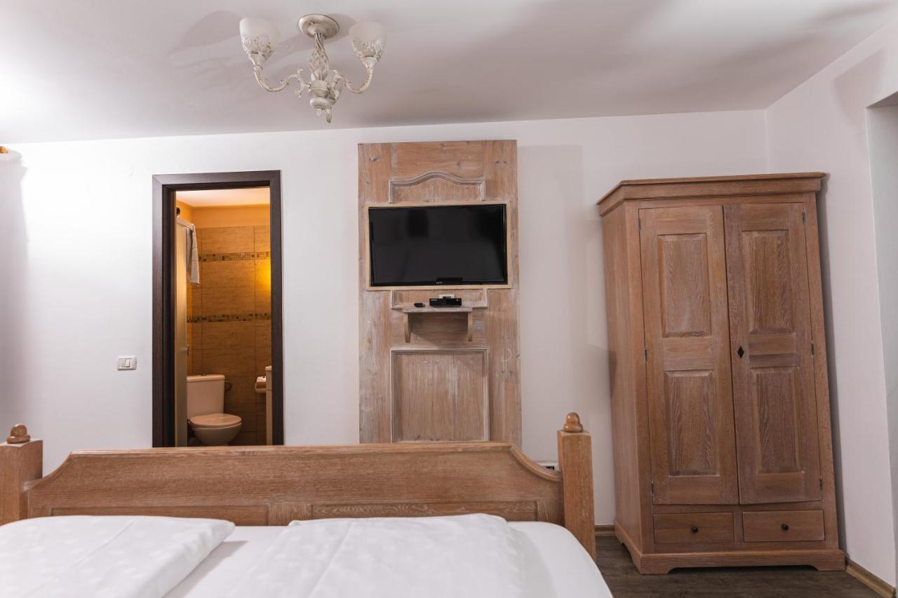 Casa Tirol Blaj Hotel Ngoại thất bức ảnh