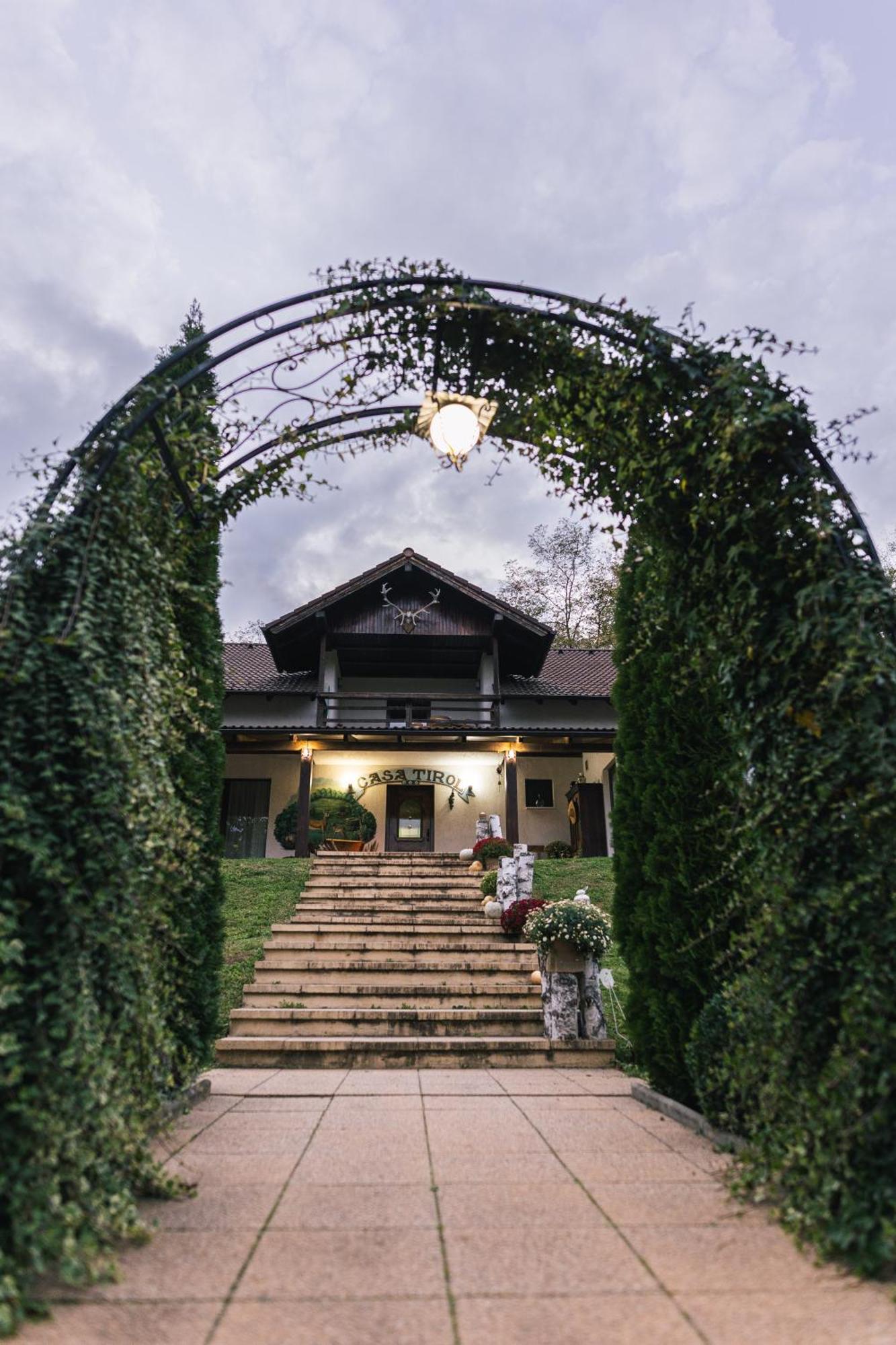 Casa Tirol Blaj Hotel Ngoại thất bức ảnh