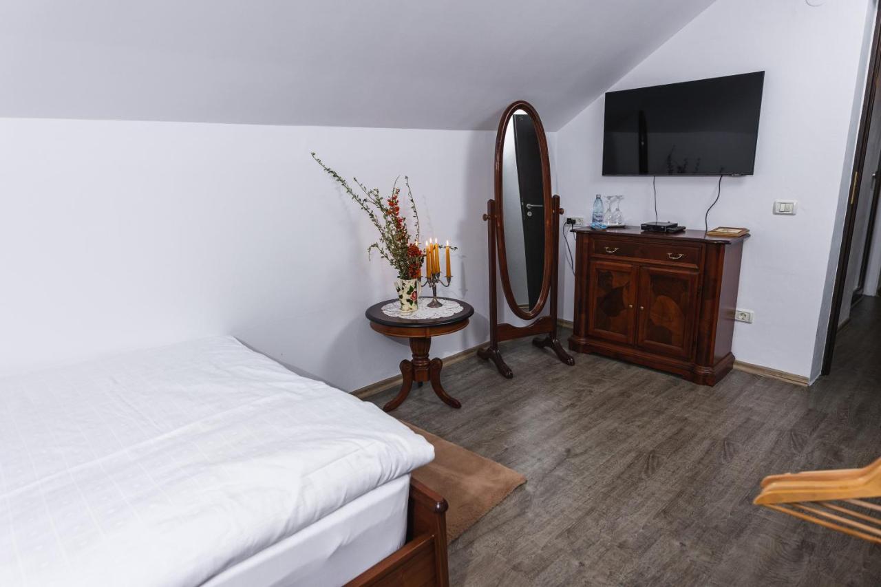 Casa Tirol Blaj Hotel Ngoại thất bức ảnh