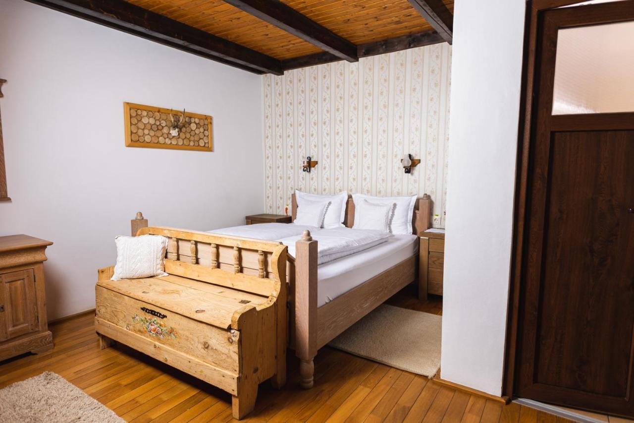 Casa Tirol Blaj Hotel Ngoại thất bức ảnh