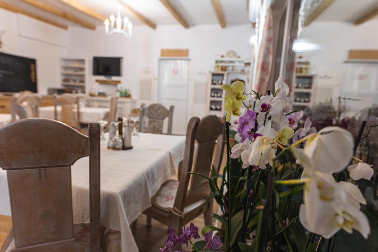 Casa Tirol Blaj Hotel Ngoại thất bức ảnh