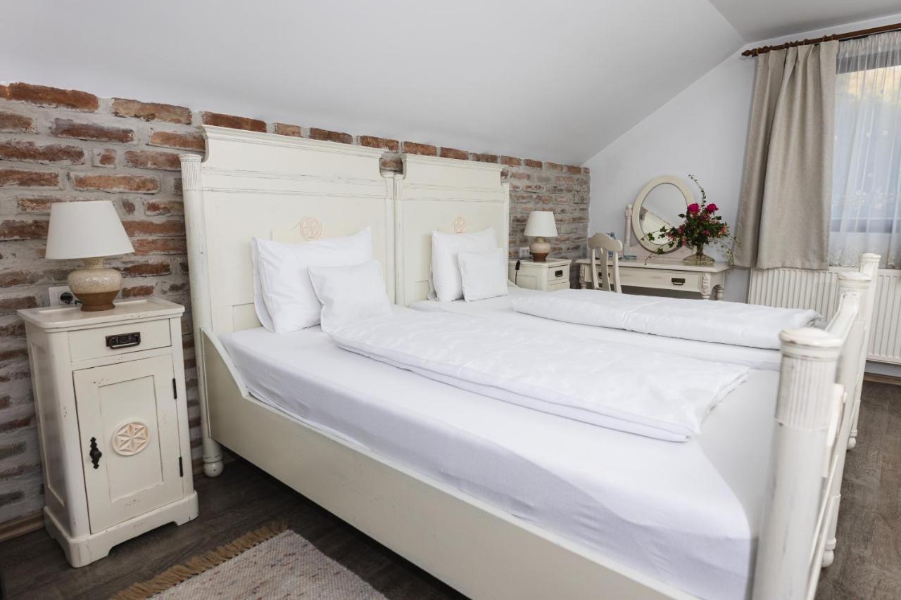 Casa Tirol Blaj Hotel Ngoại thất bức ảnh
